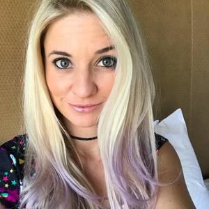 Meet your Posher, Courtney